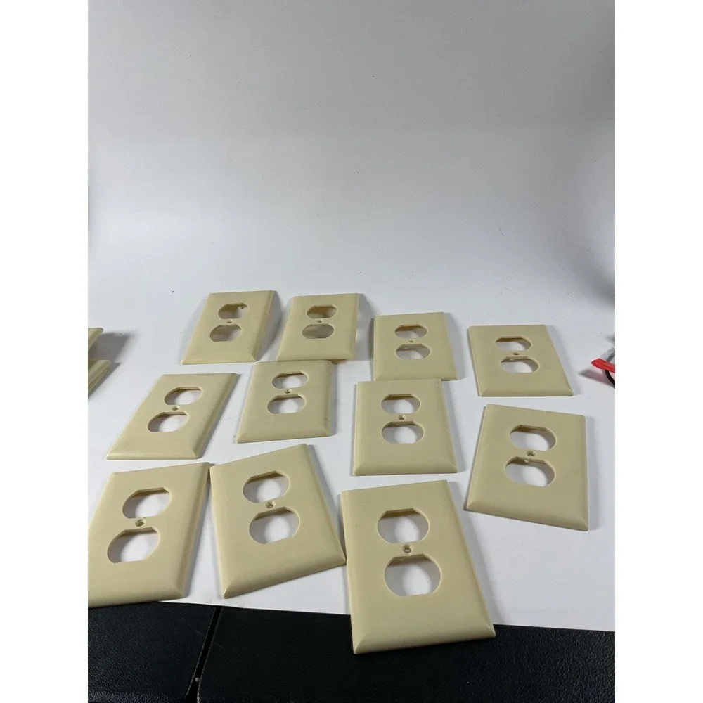 16 LOT Vtg Leviton Light Switch Outlet Cover Plates Plastic Ivory Solid MCM 60s
